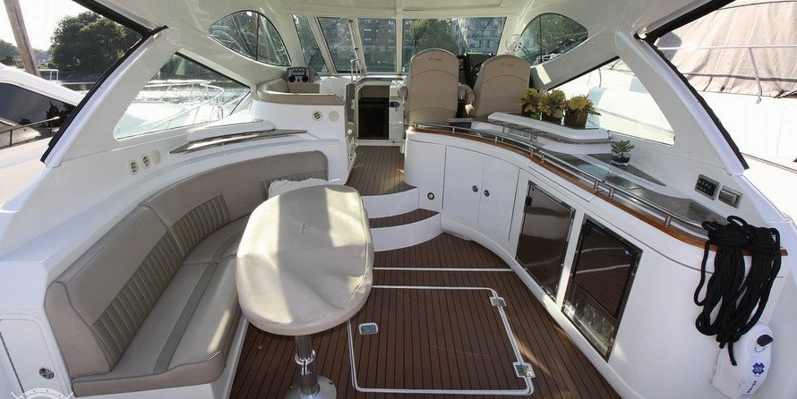 Cruisers Yachts 520 Sports Coupe