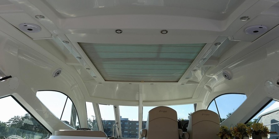 Cruisers Yachts 520 Sports Coupe