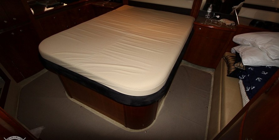 Cruisers Yachts 520 Sports Coupe