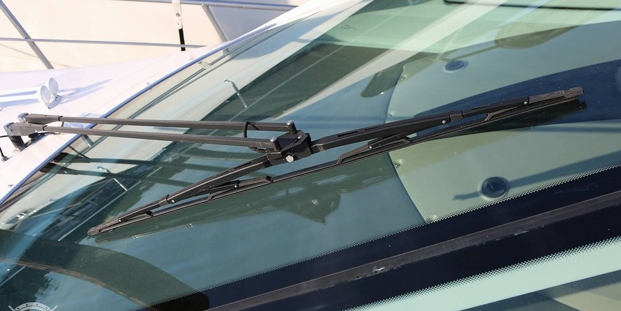 Cruisers Yachts 520 Sports Coupe