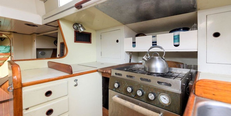 Custom Alan Gurney/Derecktor Yawl