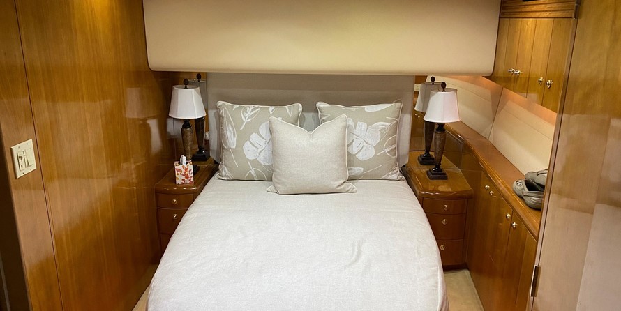 Hatteras 54 Convertible