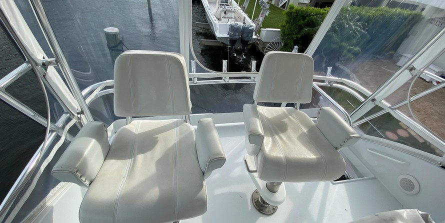 Hatteras 54 Convertible