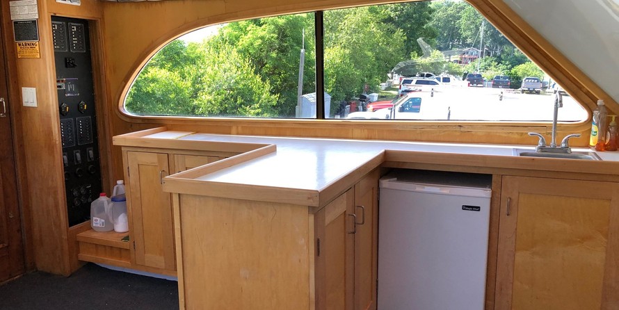 Custom Carolina Lewis Brothers 41 Flybridge Sportfish