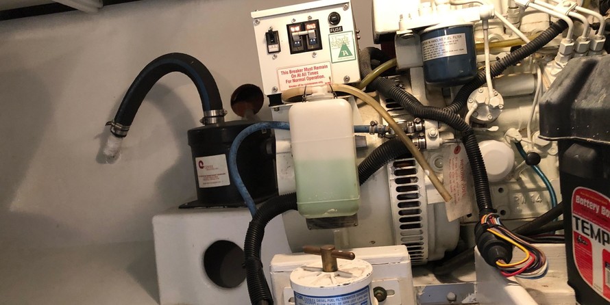 Custom Carolina Lewis Brothers 41 Flybridge Sportfish