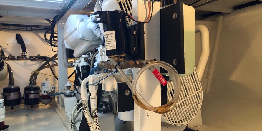 Custom Carolina Lewis Brothers 41 Flybridge Sportfish