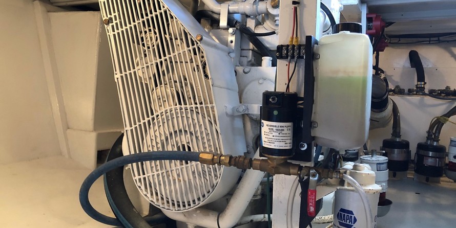 Custom Carolina Lewis Brothers 41 Flybridge Sportfish