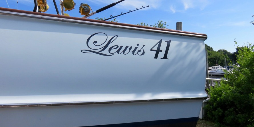 Custom Carolina Lewis Brothers 41 Flybridge Sportfish