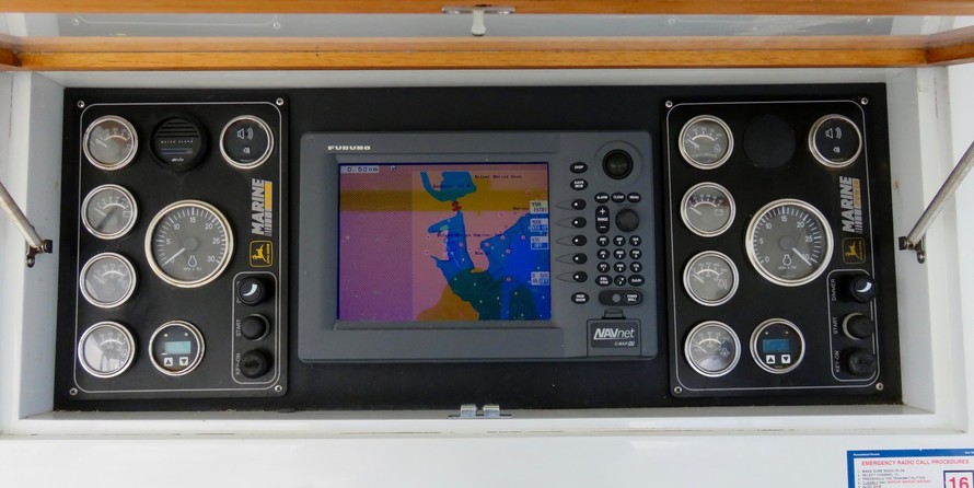 Custom Carolina Lewis Brothers 41 Flybridge Sportfish