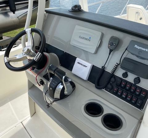 Boston Whaler 270 Dauntless