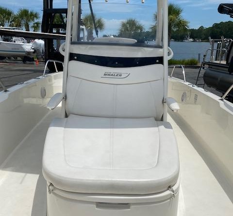 Boston Whaler 270 Dauntless