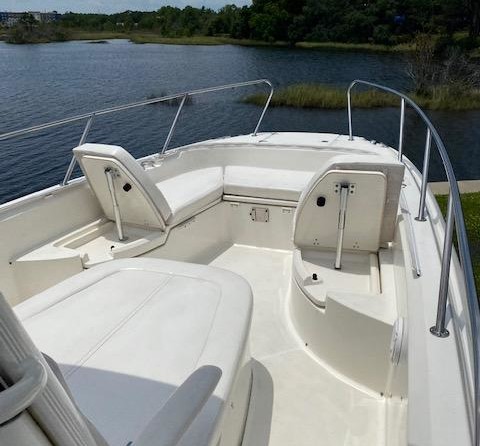Boston Whaler 270 Dauntless