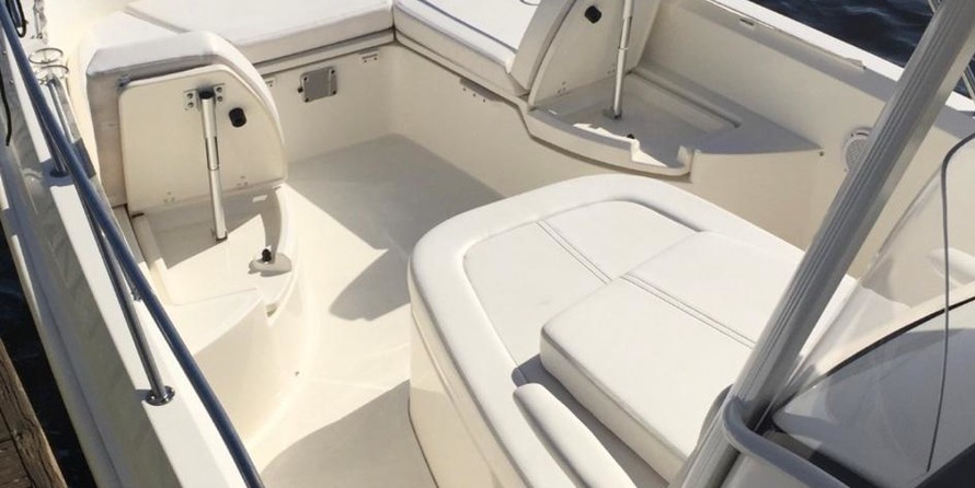 Boston Whaler 270 Dauntless