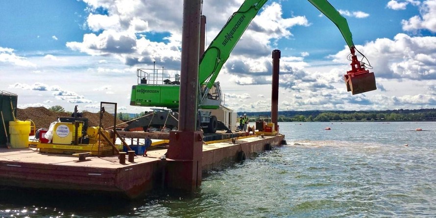 Commercial 100' x 34' x 7' Barge Charter