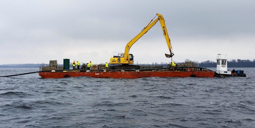 Commercial 100' x 34' x 7' Barge Charter