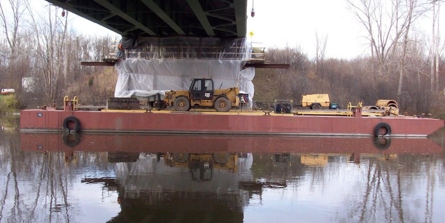 Commercial 100' x 34' x 7' Barge Charter