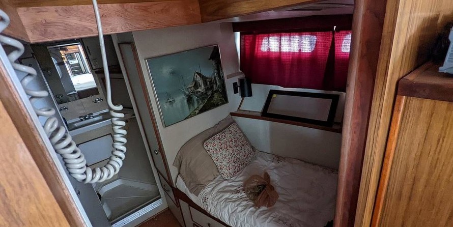 Chris-Craft Commander 44