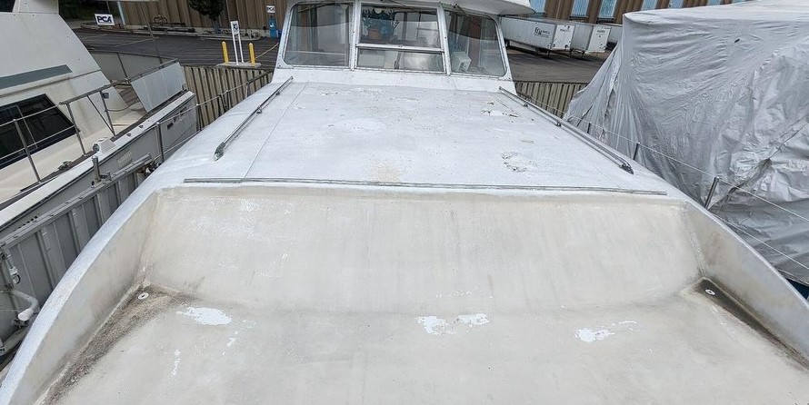 Chris-Craft Commander 44