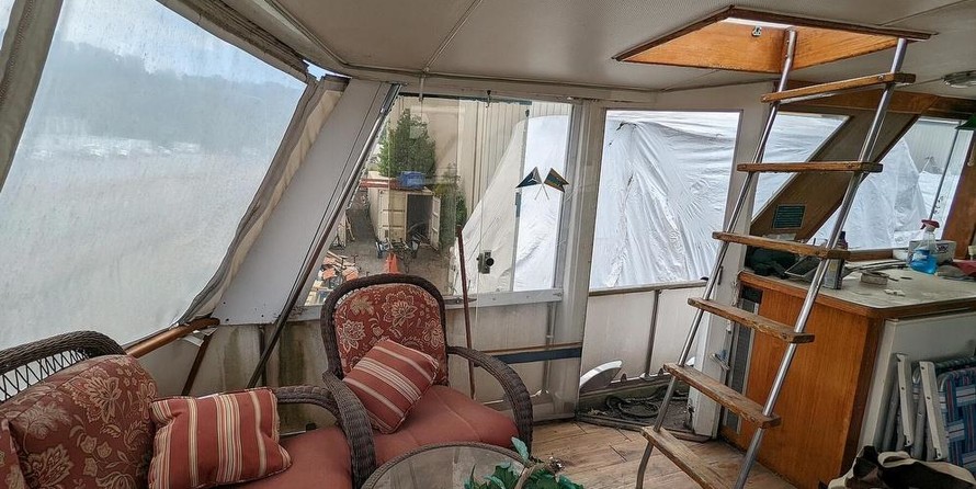 Chris-Craft Commander 44