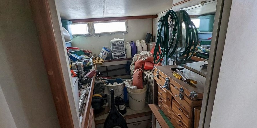 Chris-Craft Commander 44