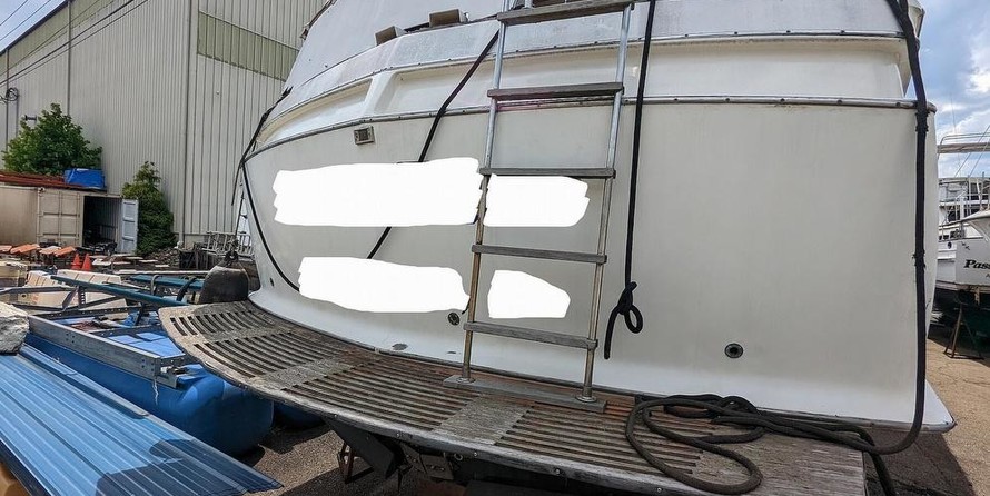 Chris-Craft Commander 44