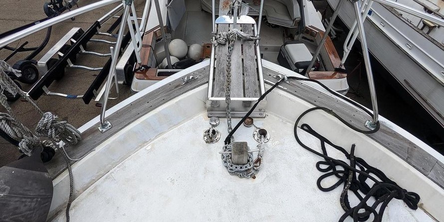 Chris-Craft Commander 44