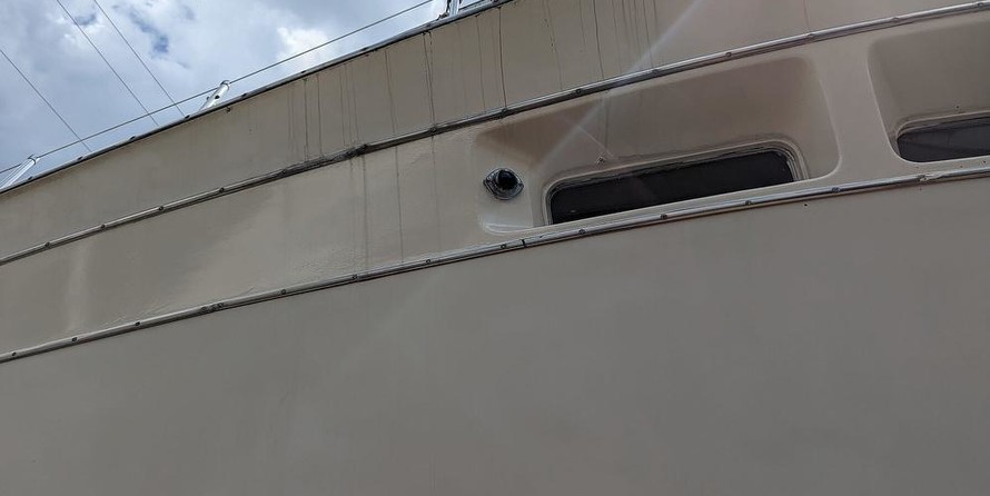 Chris-Craft Commander 44