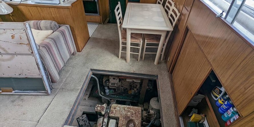 Chris-Craft Commander 44