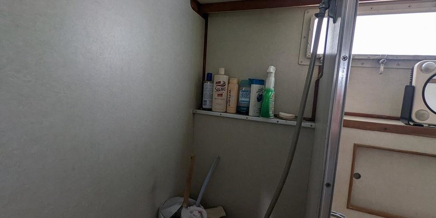 Chris-Craft Commander 44