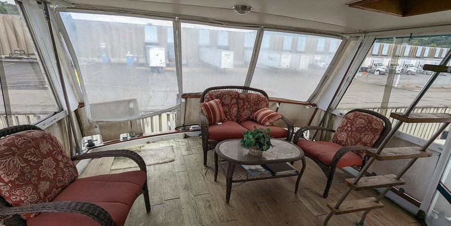 Chris-Craft Commander 44