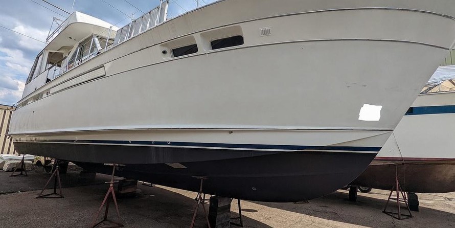 Chris-Craft Commander 44