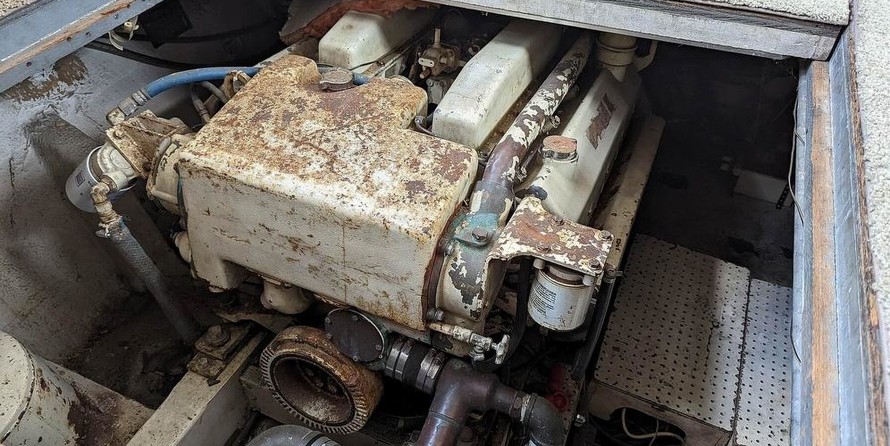 Chris-Craft Commander 44