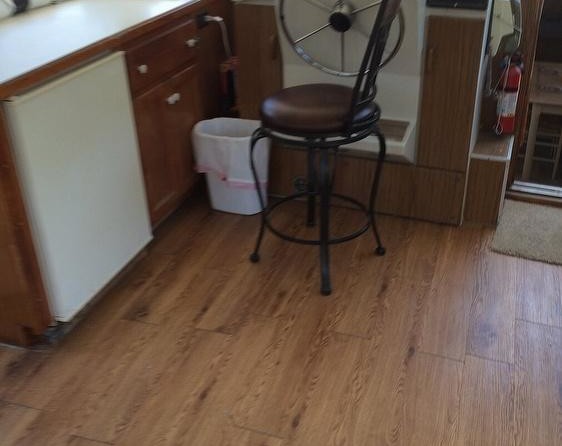 Chris-Craft Commander 44