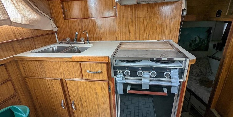 Chris-Craft Commander 44