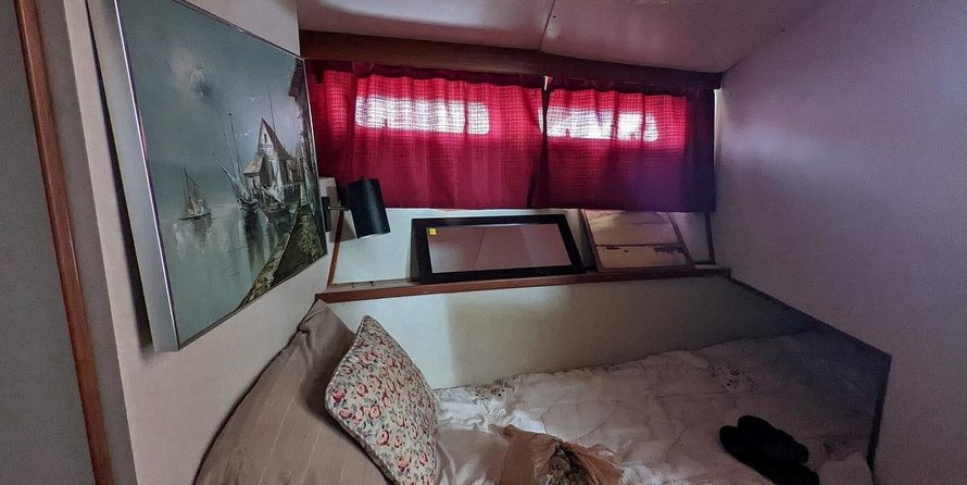 Chris-Craft Commander 44