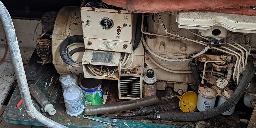 Chris-Craft Commander 44