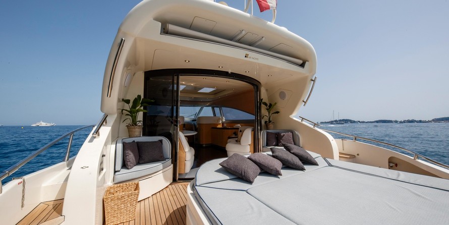 AB Yachts 68