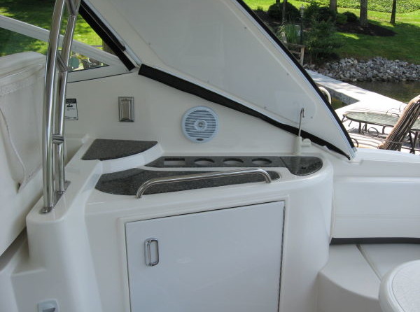 Cruisers Yachts 420 Express