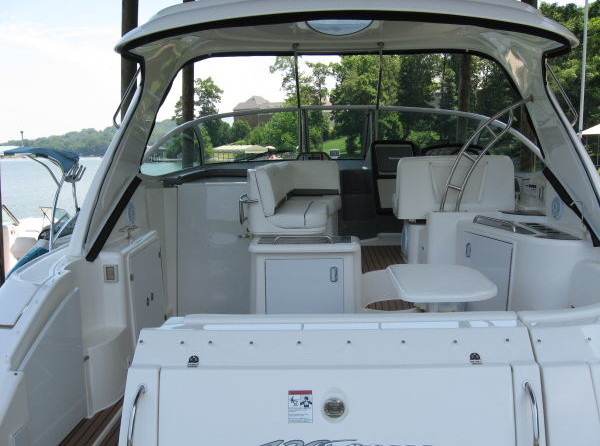 Cruisers Yachts 420 Express