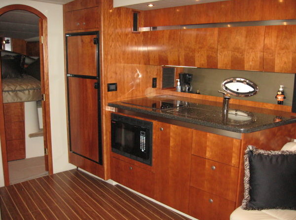 Cruisers Yachts 420 Express