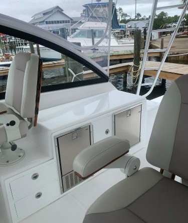 Cabo 41 Express cruiser