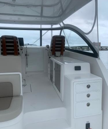 Cabo 41 Express cruiser