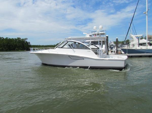 Cabo 41 Express cruiser