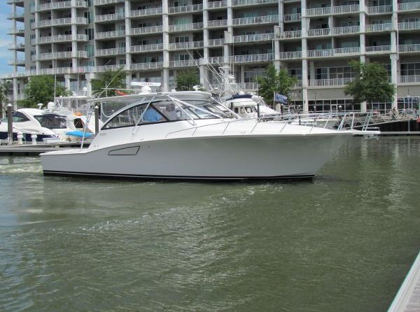Cabo 41 Express cruiser