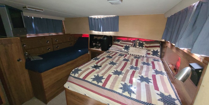 Chris-Craft Catalina 381