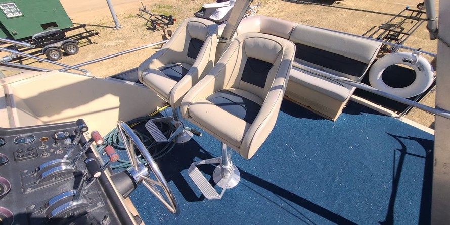 Chris-Craft Catalina 381