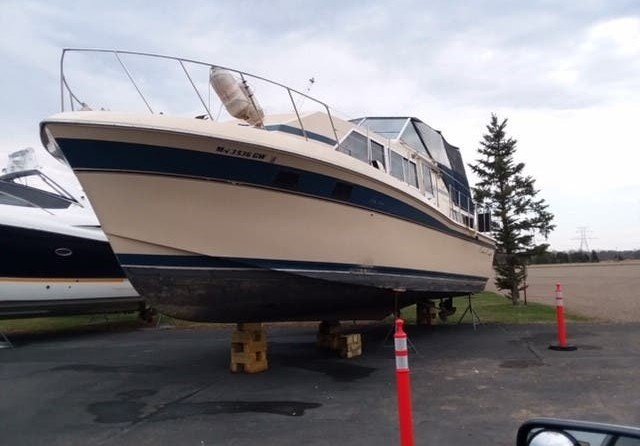 Chris-Craft Catalina 381