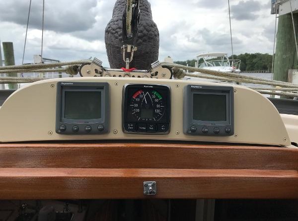 Island Packet Yachts Estero