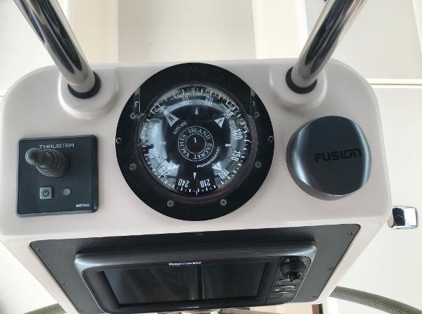 Island Packet Yachts Estero