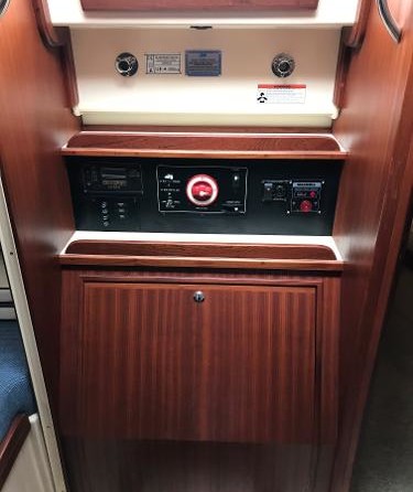 Island Packet Yachts Estero